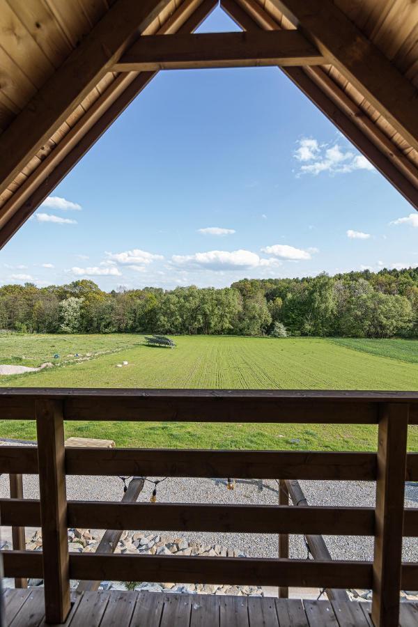 Wycisznia - Drewniane Domki Caloroczne Gieraltowiczki ภายนอก รูปภาพ